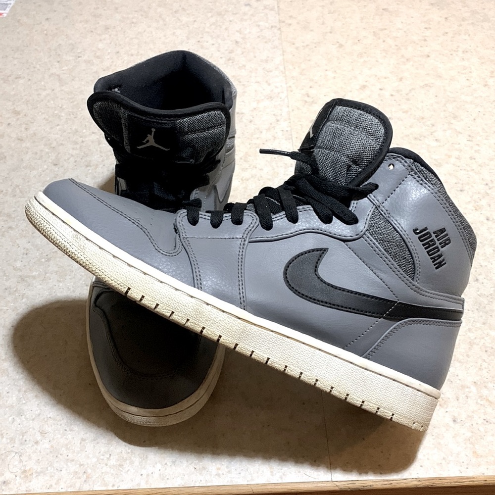 2015 Air Jordan 1 Retro High 'Rare Air’ grey